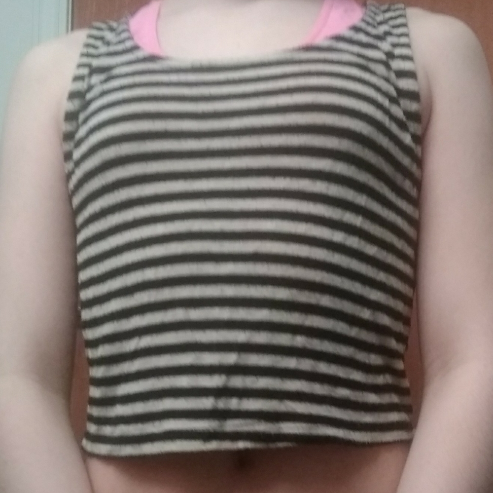 Cute crop top!